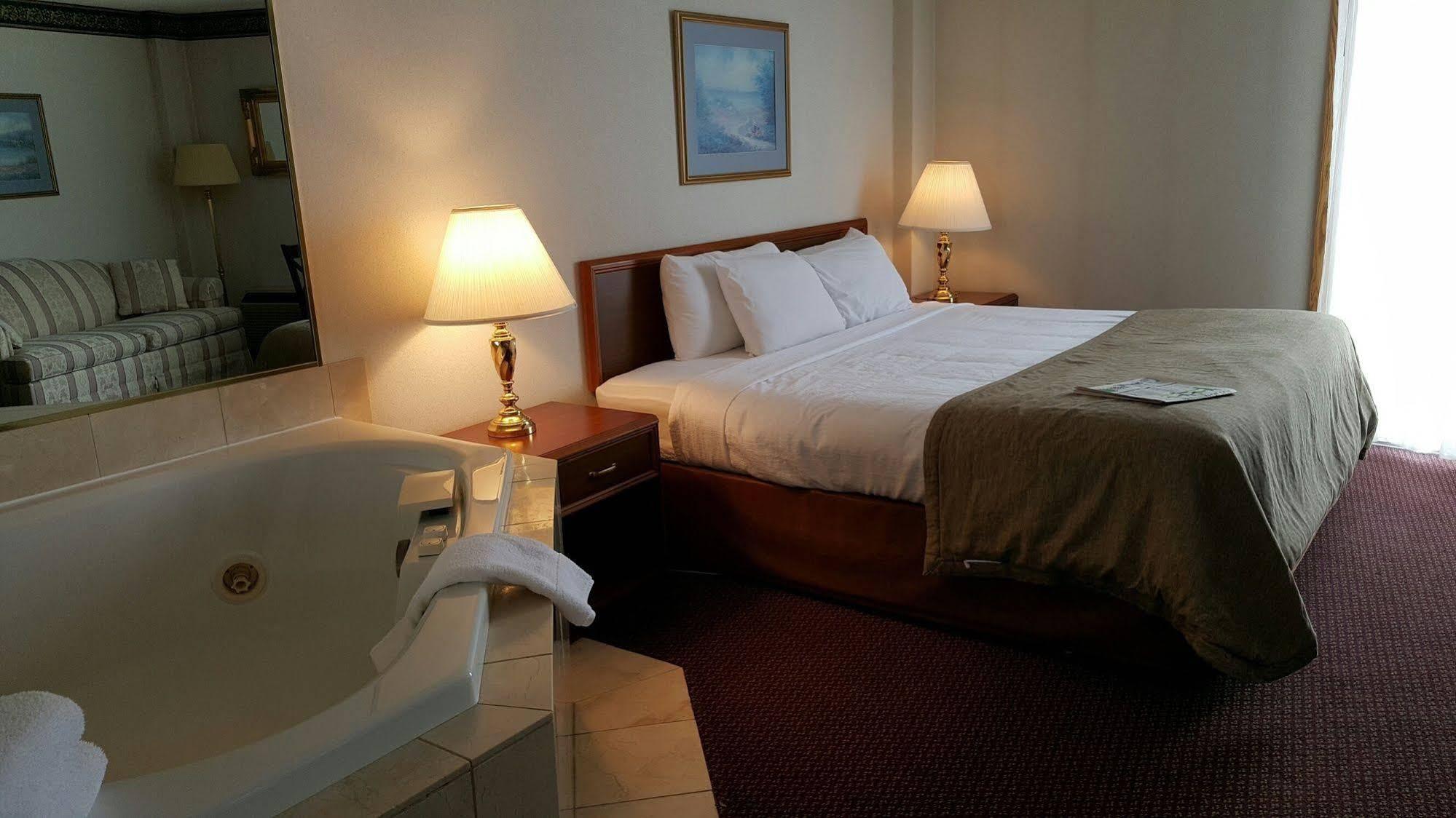 Best Western Plus Wausau Tower Inn Buitenkant foto